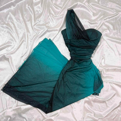 Wunderschönes dunkelolivgrünes herzförmiger Ausschnitt A-Linie Satin Tüll Kurzes Ballkleid Homecoming-Kleid ED02575