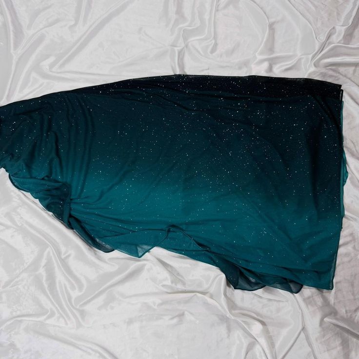 Wunderschönes dunkelolivgrünes herzförmiger Ausschnitt A-Linie Satin Tüll Kurzes Ballkleid Homecoming-Kleid ED02575