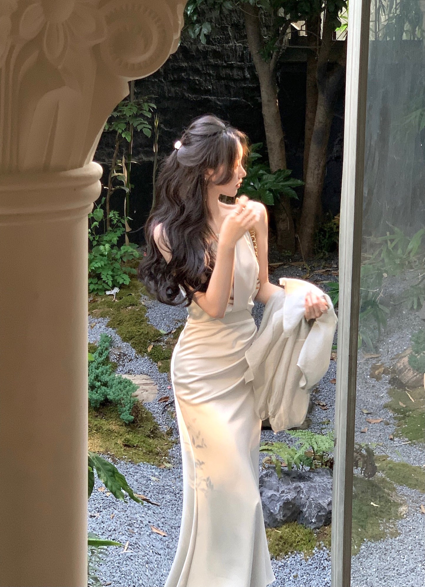 Hellgrünes Neckholder-Kleid mit Fischschwanz und Satinträgern ED0370