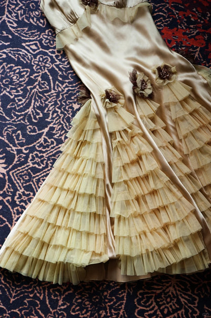 Elegant Light Champagne Sheath Birthday Dress Vintage Satin Tiered Tulle Short Formal Dress with Appliques ED03712