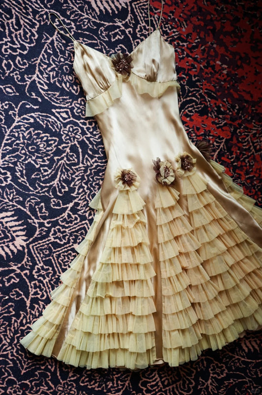 Elegant Light Champagne Sheath Birthday Dress Vintage Satin Tiered Tulle Short Formal Dress with Appliques ED03712
