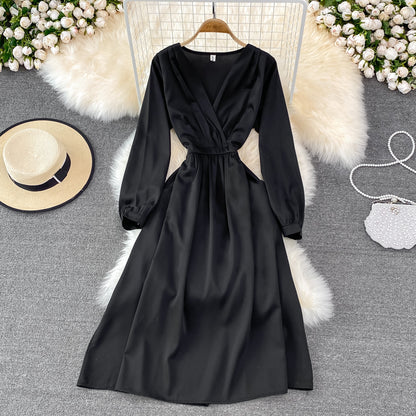 Einfaches V-Ausschnitt Langarmkleid Modekleid ED0373