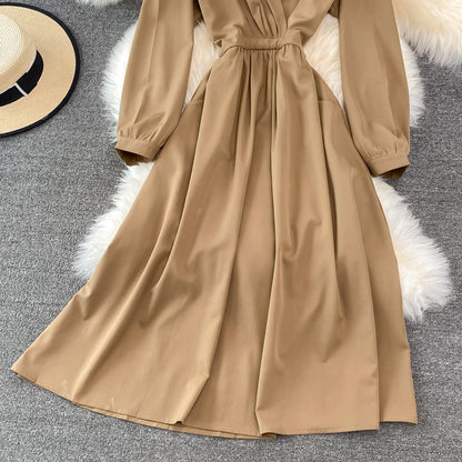 Einfaches V-Ausschnitt Langarmkleid Modekleid ED0373