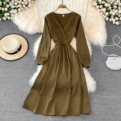 Einfaches V-Ausschnitt Langarmkleid Modekleid ED0373