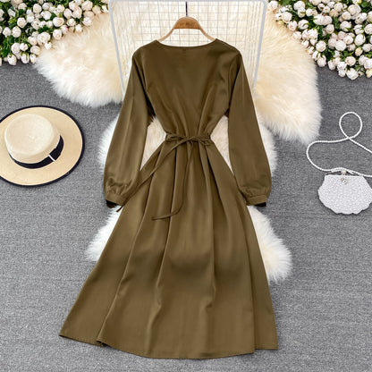 Einfaches V-Ausschnitt Langarmkleid Modekleid ED0373