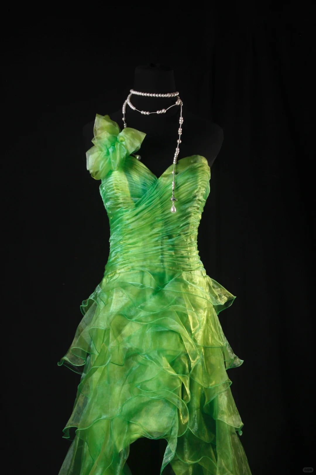 Wunderschönes dunkelolivgrünes herzförmiger Ausschnitt A-Linie Satin Tüll Kurzes Ballkleid Homecoming-Kleid ED02575