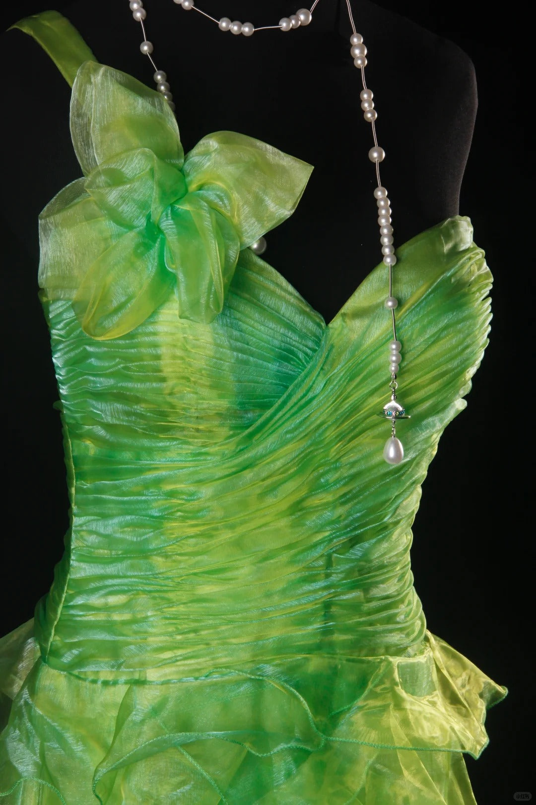 Wunderschönes dunkelolivgrünes herzförmiger Ausschnitt A-Linie Satin Tüll Kurzes Ballkleid Homecoming-Kleid ED02575