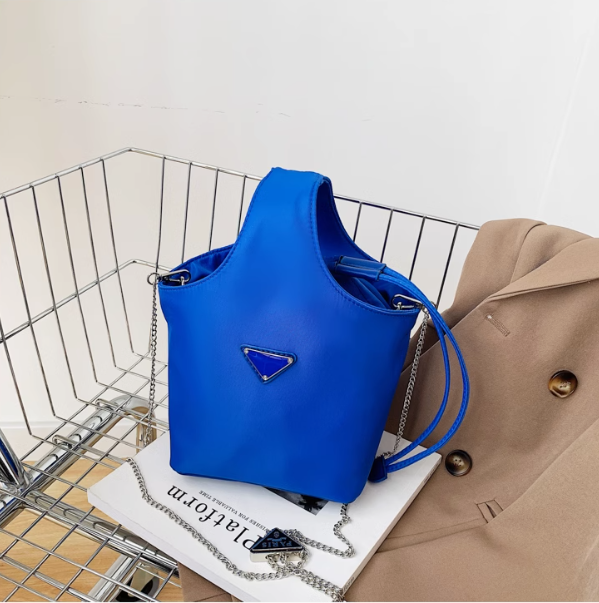 Sac seau décontracté en nylon avec chaîne ED0379