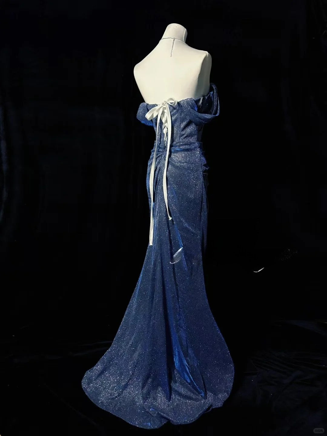 Wunderschönes dunkelolivgrünes herzförmiger Ausschnitt A-Linie Satin Tüll Kurzes Ballkleid Homecoming-Kleid ED02575