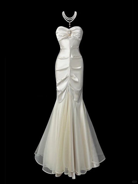 Wunderschönes dunkelolivgrünes herzförmiger Ausschnitt A-Linie Satin Tüll Kurzes Ballkleid Homecoming-Kleid ED02575