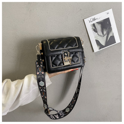 Sac à bandoulière polyvalent avec chaîne en diamant et large bandoulière ED0383