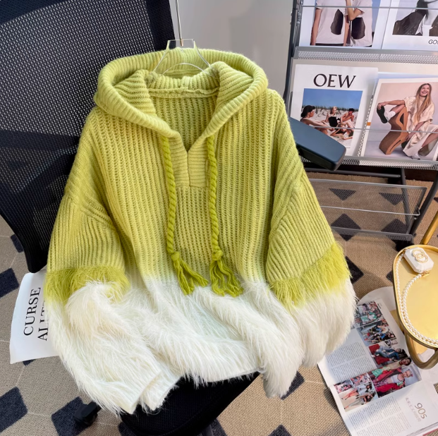 Strickpullover mit Kapuze aus Nerz-Samtimitat ED0387