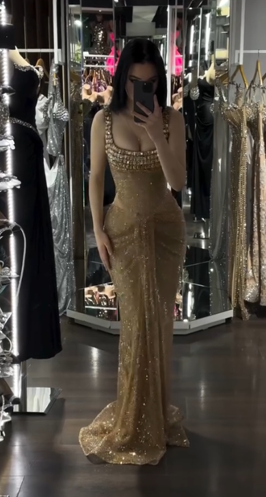 Wunderschönes dunkelolivgrünes herzförmiger Ausschnitt A-Linie Satin Tüll Kurzes Ballkleid Homecoming-Kleid ED02575