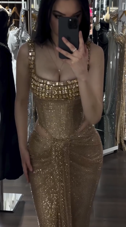 Wunderschönes dunkelolivgrünes herzförmiger Ausschnitt A-Linie Satin Tüll Kurzes Ballkleid Homecoming-Kleid ED02575