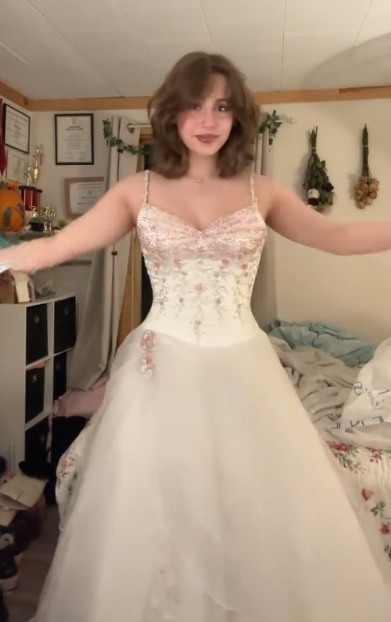 Wunderschönes dunkelolivgrünes herzförmiger Ausschnitt A-Linie Satin Tüll Kurzes Ballkleid Homecoming-Kleid ED02575