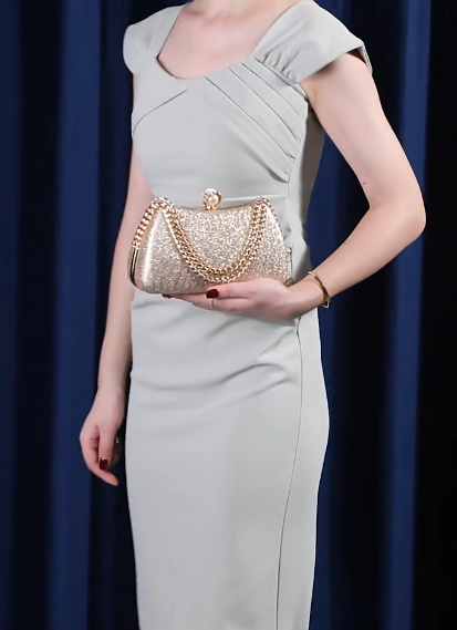 Petit sac carré rose doux avec chaîne tricotée ED01434