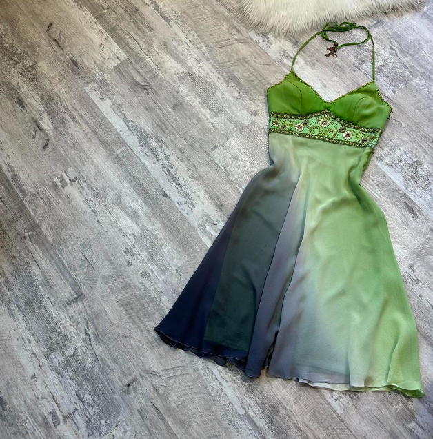 Wunderschönes dunkelolivgrünes herzförmiger Ausschnitt A-Linie Satin Tüll Kurzes Ballkleid Homecoming-Kleid ED02575