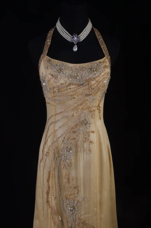 Wunderschönes dunkelolivgrünes herzförmiger Ausschnitt A-Linie Satin Tüll Kurzes Ballkleid Homecoming-Kleid ED02575