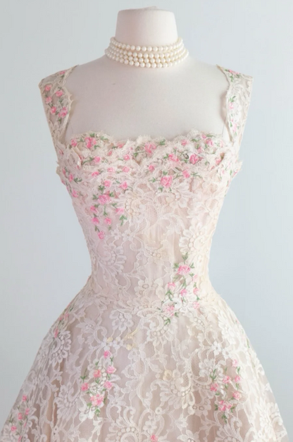 Vintage A-Line Lace Applique Short Prom Dresses Sleeveless Formal Evening Dresses Cute Birthday Dresses ED04032
