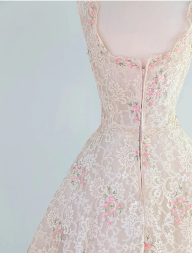 Vintage A-Line Lace Applique Short Prom Dresses Sleeveless Formal Evening Dresses Cute Birthday Dresses ED04032