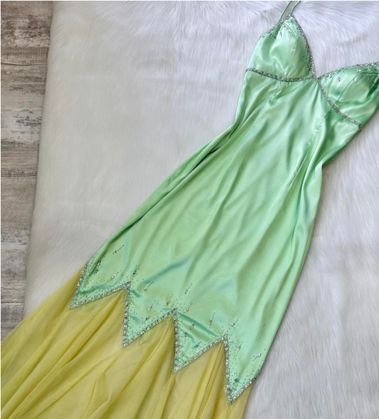 Wunderschönes dunkelolivgrünes herzförmiger Ausschnitt A-Linie Satin Tüll Kurzes Ballkleid Homecoming-Kleid ED02575