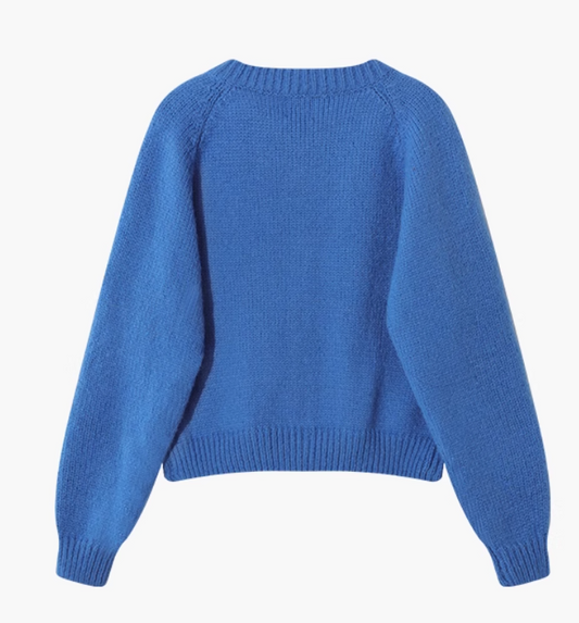 Sanfte, lockere Strickjacke mit Rundhalsausschnitt ED0408