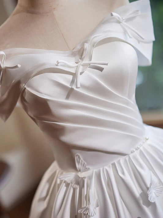 Robe de bal courte blanche en satin à épaules dénudées, coupe trapèze, robe de soirée blanche ED041