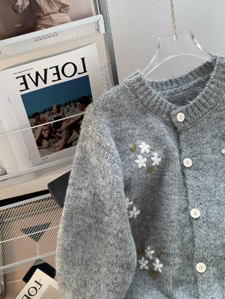 Koreanischer Stil Rundhalsausschnitt Bestickte Strickjacke Pullover ED0411