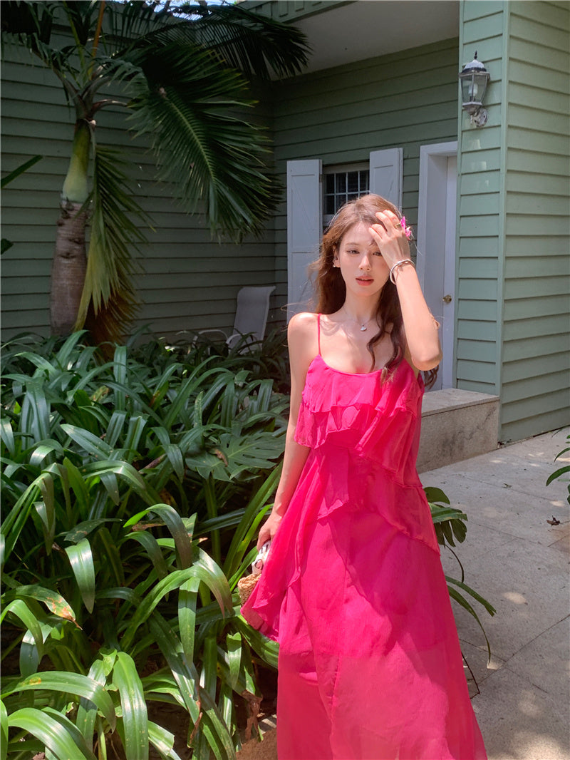 Chiffon-Kleid mit Rüschen und Strapsen am Meer ED0413