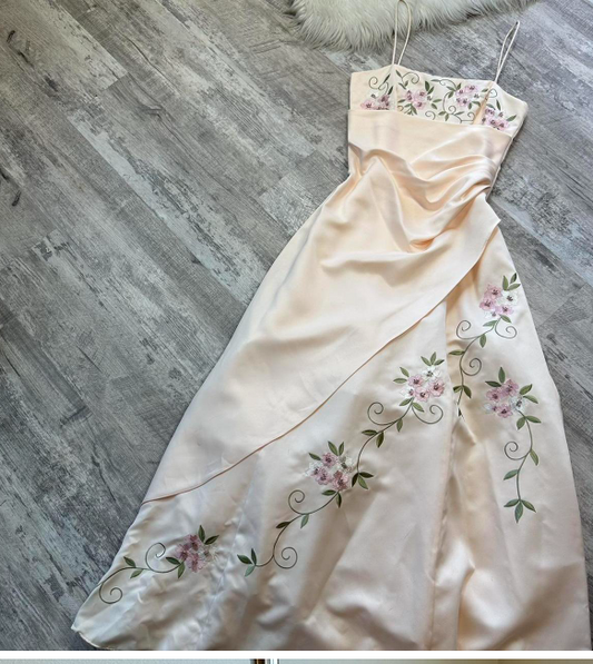 Wunderschönes dunkelolivgrünes herzförmiger Ausschnitt A-Linie Satin Tüll Kurzes Ballkleid Homecoming-Kleid ED02575