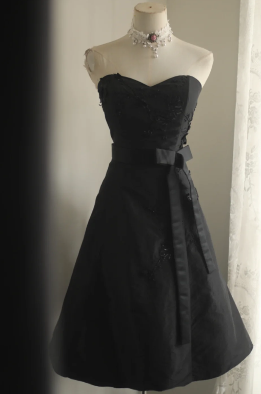 Wunderschönes dunkelolivgrünes herzförmiger Ausschnitt A-Linie Satin Tüll Kurzes Ballkleid Homecoming-Kleid ED02575