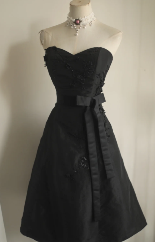Wunderschönes dunkelolivgrünes herzförmiger Ausschnitt A-Linie Satin Tüll Kurzes Ballkleid Homecoming-Kleid ED02575