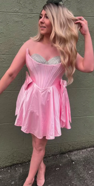 Wunderschönes dunkelolivgrünes herzförmiger Ausschnitt A-Linie Satin Tüll Kurzes Ballkleid Homecoming-Kleid ED02575
