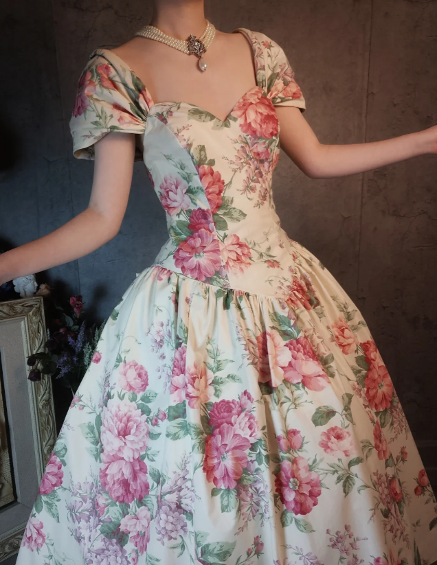 Vintage V-neck Ball Gown Floral Prom Dresses ED04298