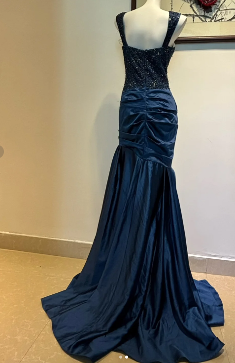 Wunderschönes dunkelolivgrünes herzförmiger Ausschnitt A-Linie Satin Tüll Kurzes Ballkleid Homecoming-Kleid ED02575