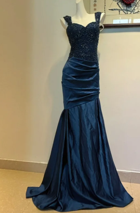 Wunderschönes dunkelolivgrünes herzförmiger Ausschnitt A-Linie Satin Tüll Kurzes Ballkleid Homecoming-Kleid ED02575