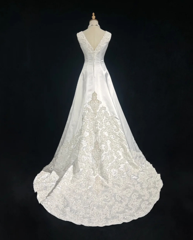 Vintage Jewel A-Line Long Wedding Dresses, Satin Beaded Applique Bridal Dresses White Bridal Gowns ED04522