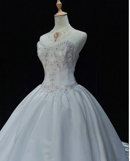 Vintage Sweetheart Neck Ball Gown Sleeveless Long Wedding Dresses, Beaded White Bridal Gowns ED04523