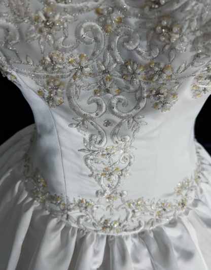Vintage Sweetheart Neck Ball Gown Sleeveless Long Wedding Dresses, Beaded White Bridal Gowns ED04523