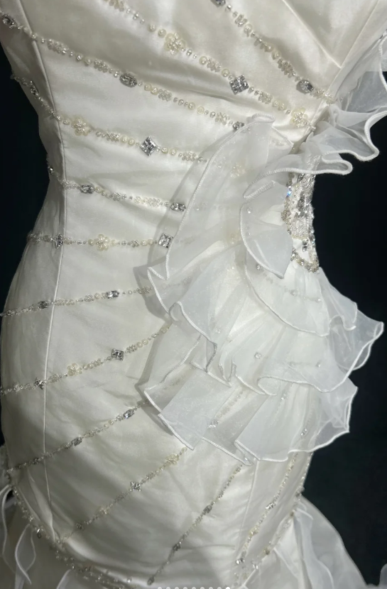 Elegant Sweetheart Mermaid Sleeveless Long Wedding Dresses Beaded White Bridal Gowns ED04524