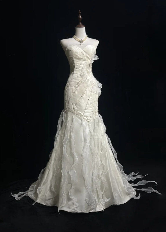 Elegant Sweetheart Mermaid Sleeveless Long Wedding Dresses Beaded White Bridal Gowns ED04524
