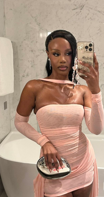 Chic Strapless Bodycon Homecoming Dresses Pink Birthday Dresses Chiffon Short Prom Dresses ED04570