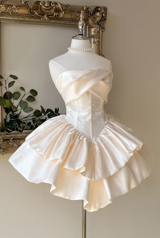 Cute Strapless Ball Gown Champagne Homecoming Dresses Sleeveless Birthday Dresses Satin Party Dresses ED04583