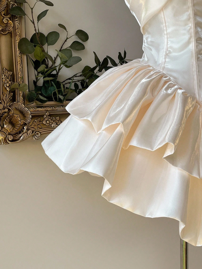 Cute Strapless Ball Gown Champagne Homecoming Dresses Sleeveless Birthday Dresses Satin Party Dresses ED04583