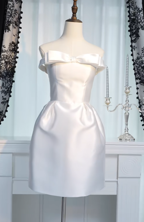 Simple Strapless Sheath Homecoming Dresses Satin White Short Bridal Gowns Sleeveless Birthday Dresses ED04621
