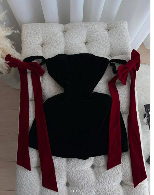 Chic Off-the-shoulder Sheath Short Prom Dresses Satin Black Homecoming Dresses Sexy Birthday Dresses ED04625