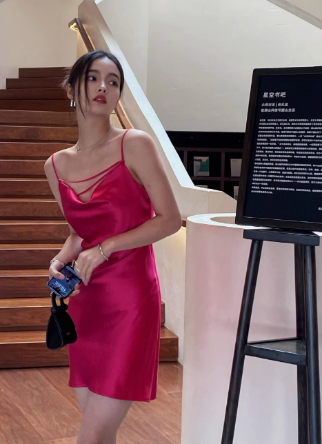 Chic Spaghetti Strap Sheath Short Prom Dresses Satin Sleeveless Birthday Dresses Hot Pink Homecoming Dresses ED04643