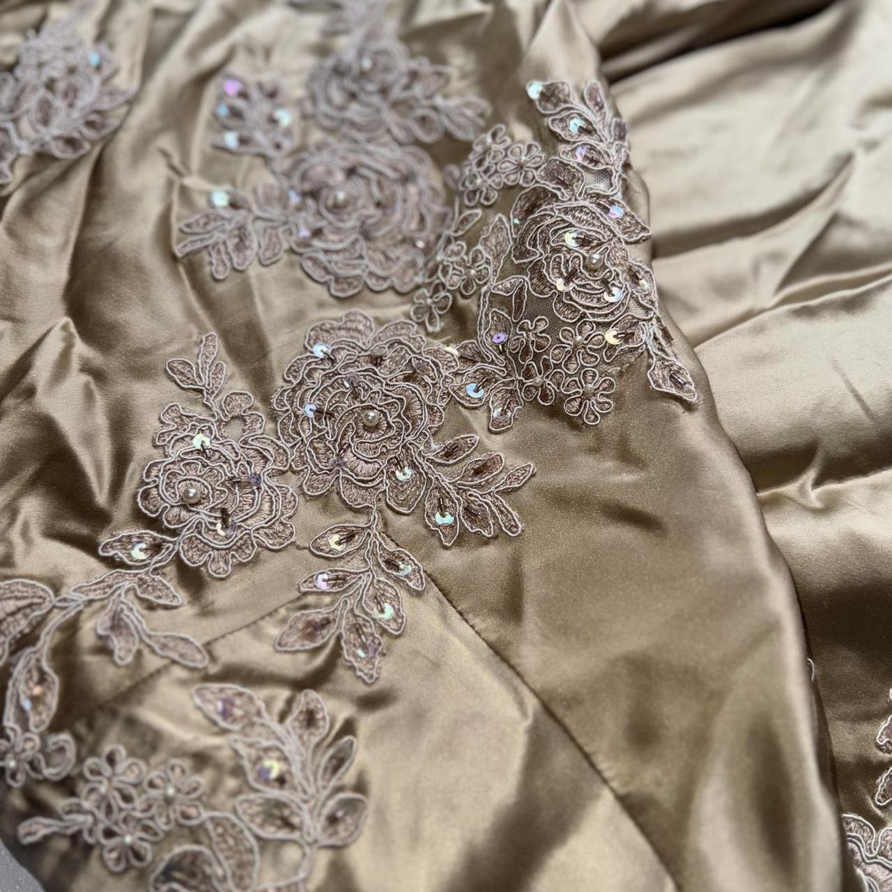 Vintage Halter Gold Formal Dresses Satin Applique Prom Dresses Elegant Sheath Evening Gowns ED04654