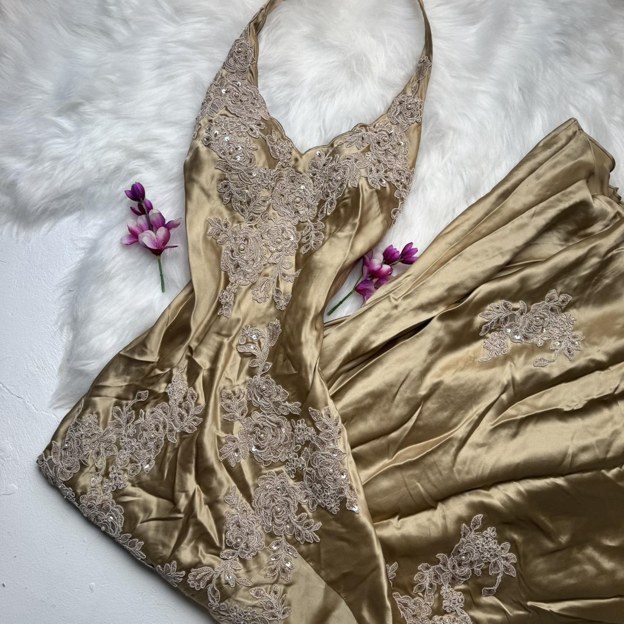 Vintage Halter Gold Formal Dresses Satin Applique Prom Dresses Elegant Sheath Evening Gowns ED04654