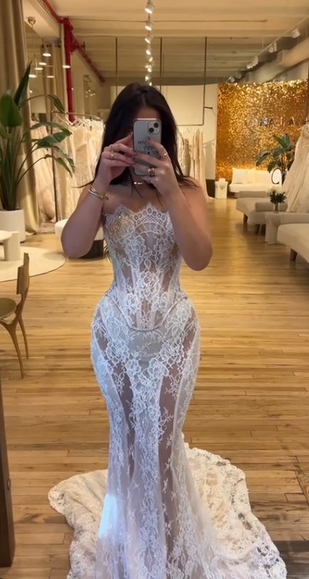 Elegant Strapless Mermaid Long Prom Dresses Lace Applique White Evening Gowns ED04687